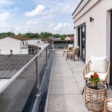 Ξενοδοχείο με διαμερίσματα Dom 3*