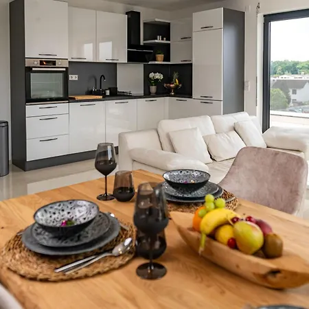 Dom Ξενοδοχείο με διαμερίσματα 3*