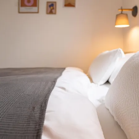 Ξενοδοχείο με διαμερίσματα Dom