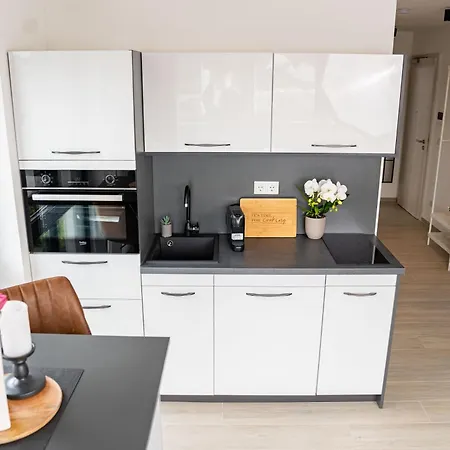 Ξενοδοχείο με διαμερίσματα Dom