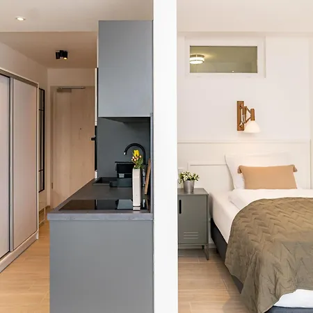 Ξενοδοχείο με διαμερίσματα Dom 3*