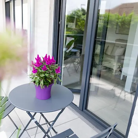 Ξενοδοχείο με διαμερίσματα Dom 3*