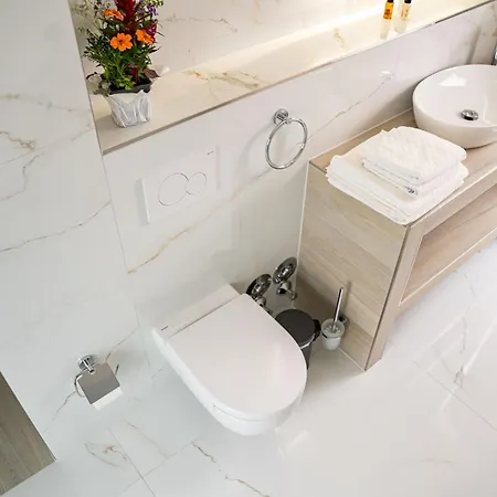 Dom 公寓式酒店 3*