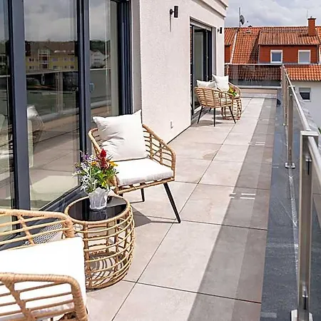 Dom Aparthotel 3*