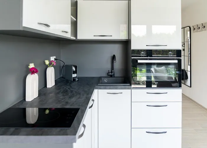 Dom Apartmanhotel 3*